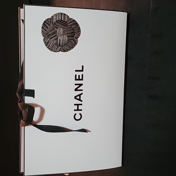 Chanel - Picture 1 of 5